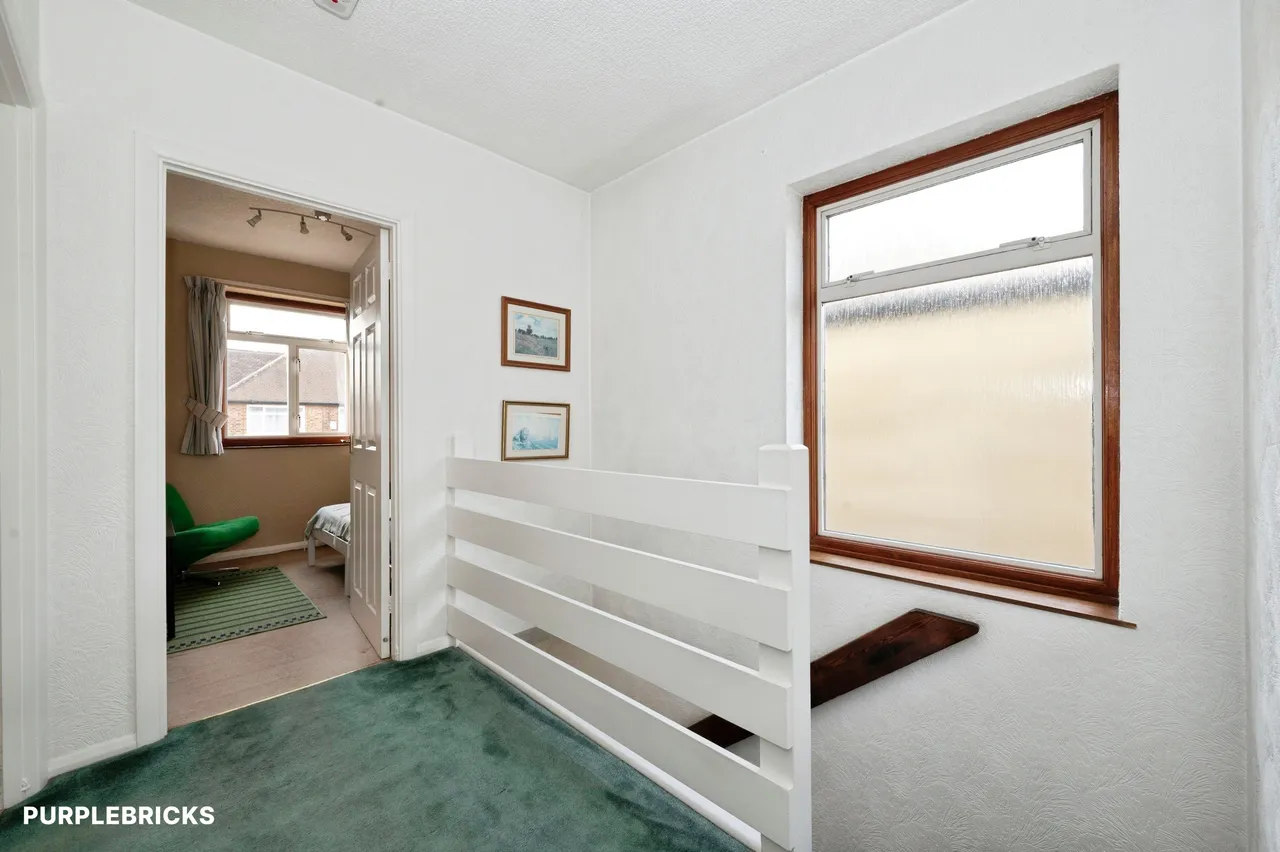 Cumberland Drive, Chessington, KT9, photo 8