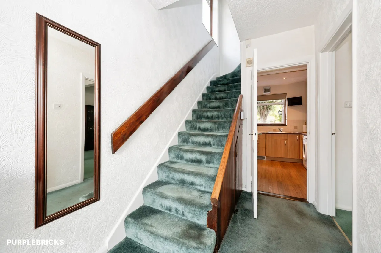 Cumberland Drive, Chessington, KT9, photo 7