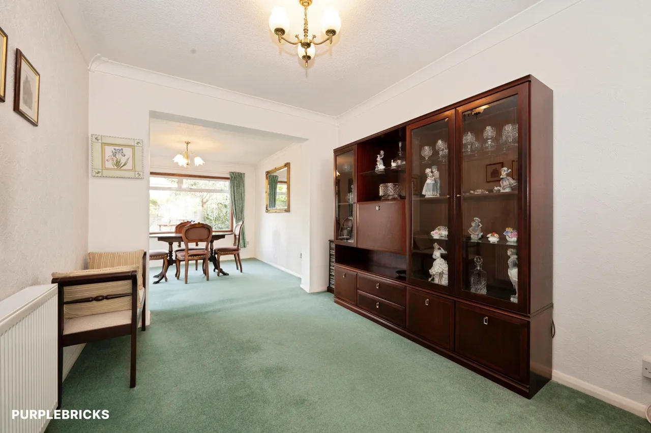 Cumberland Drive, Chessington, KT9, photo 3
