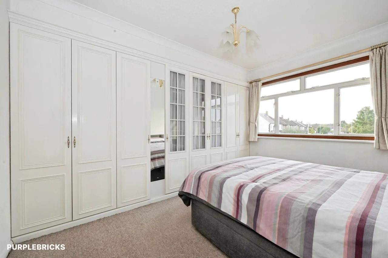 Cumberland Drive, Chessington, KT9, photo 9