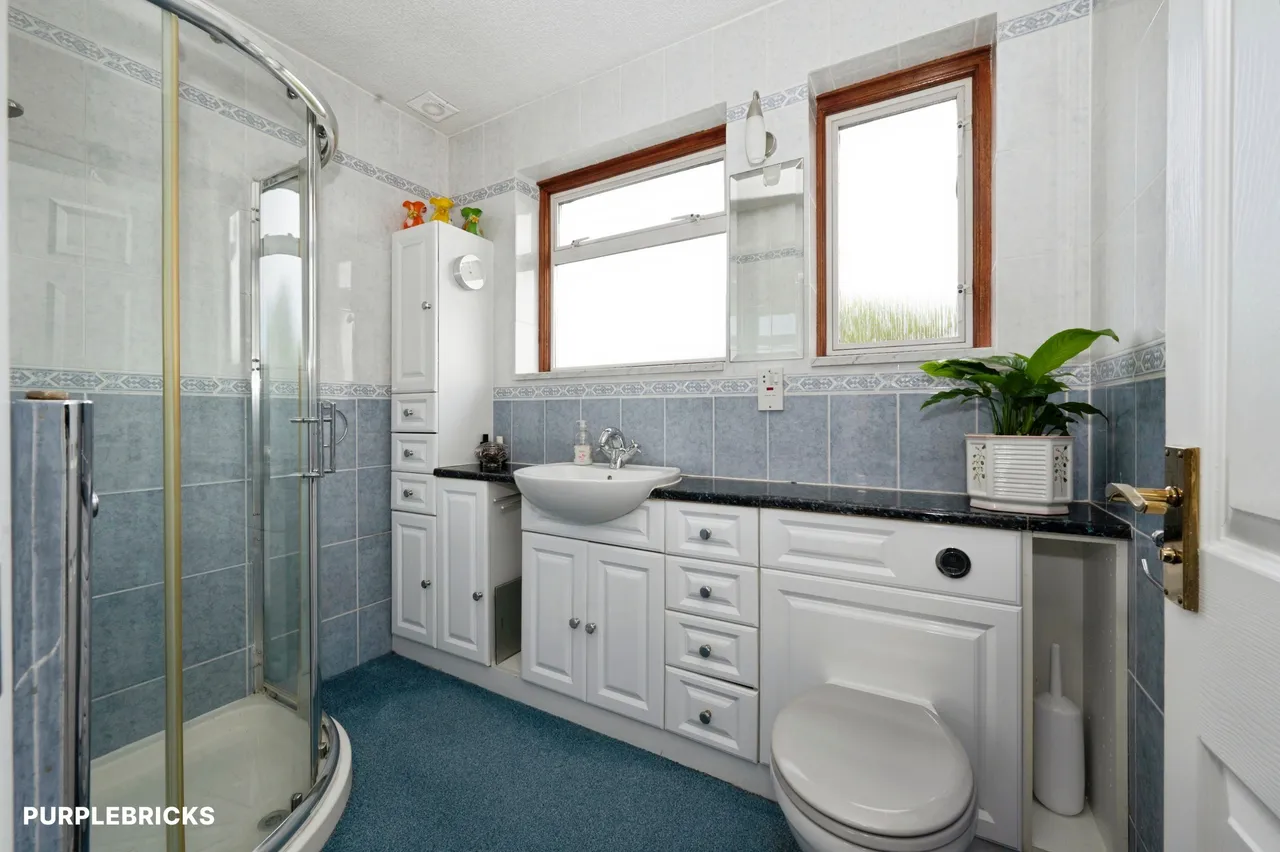 Cumberland Drive, Chessington, KT9, photo 14