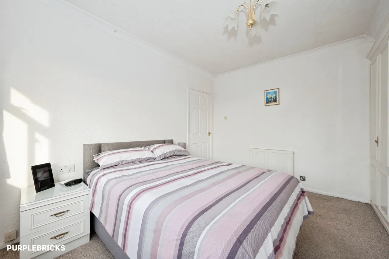 Cumberland Drive, Chessington, KT9, photo 10
