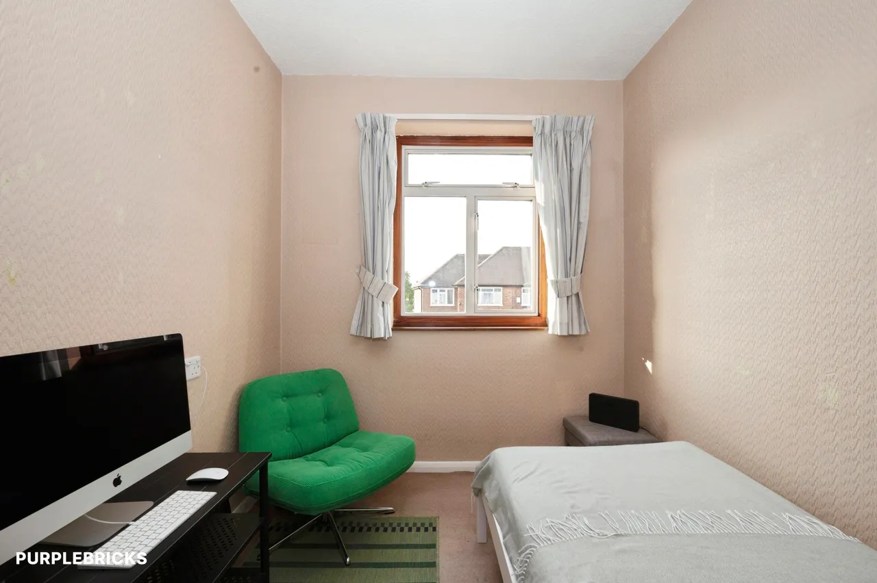 Cumberland Drive, Chessington, KT9, photo 12