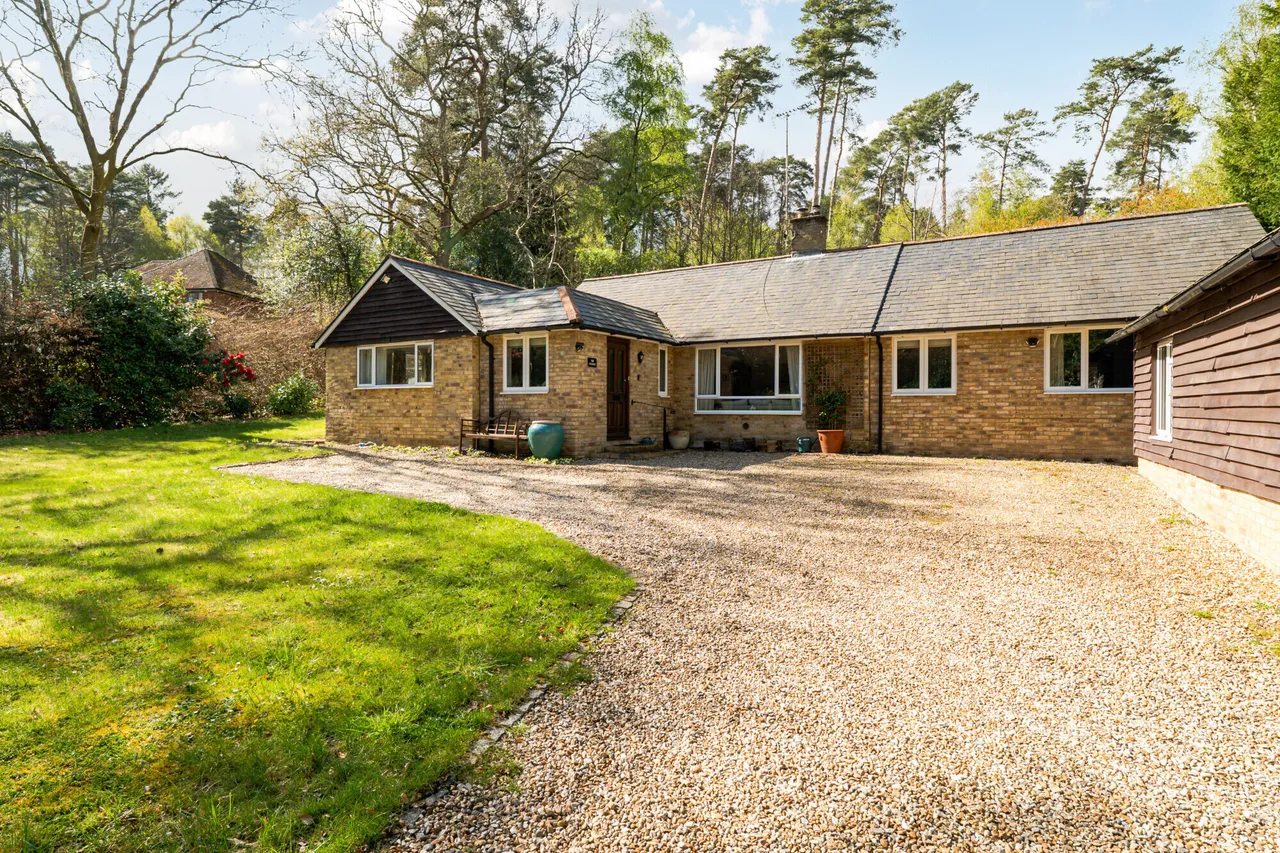 Pine Ridge Drive, Lower Bourne, Farnh..., photo 11