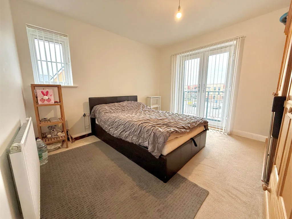 32 Vanguard Circle Brooklands, Milton Keynes MK10 7JB, photo 4