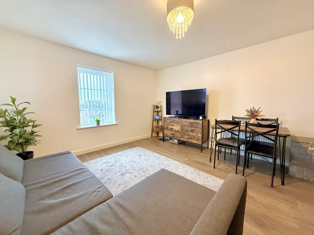 32 Vanguard Circle Brooklands, Milton Keynes MK10 7JB, photo 8