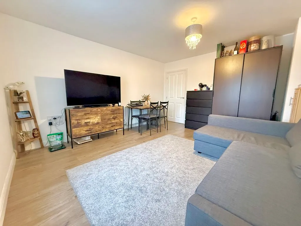 32 Vanguard Circle Brooklands, Milton Keynes MK10 7JB, photo 9