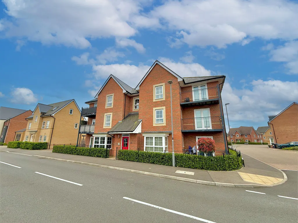 32 Vanguard Circle Brooklands, Milton Keynes MK10 7JB, photo 13