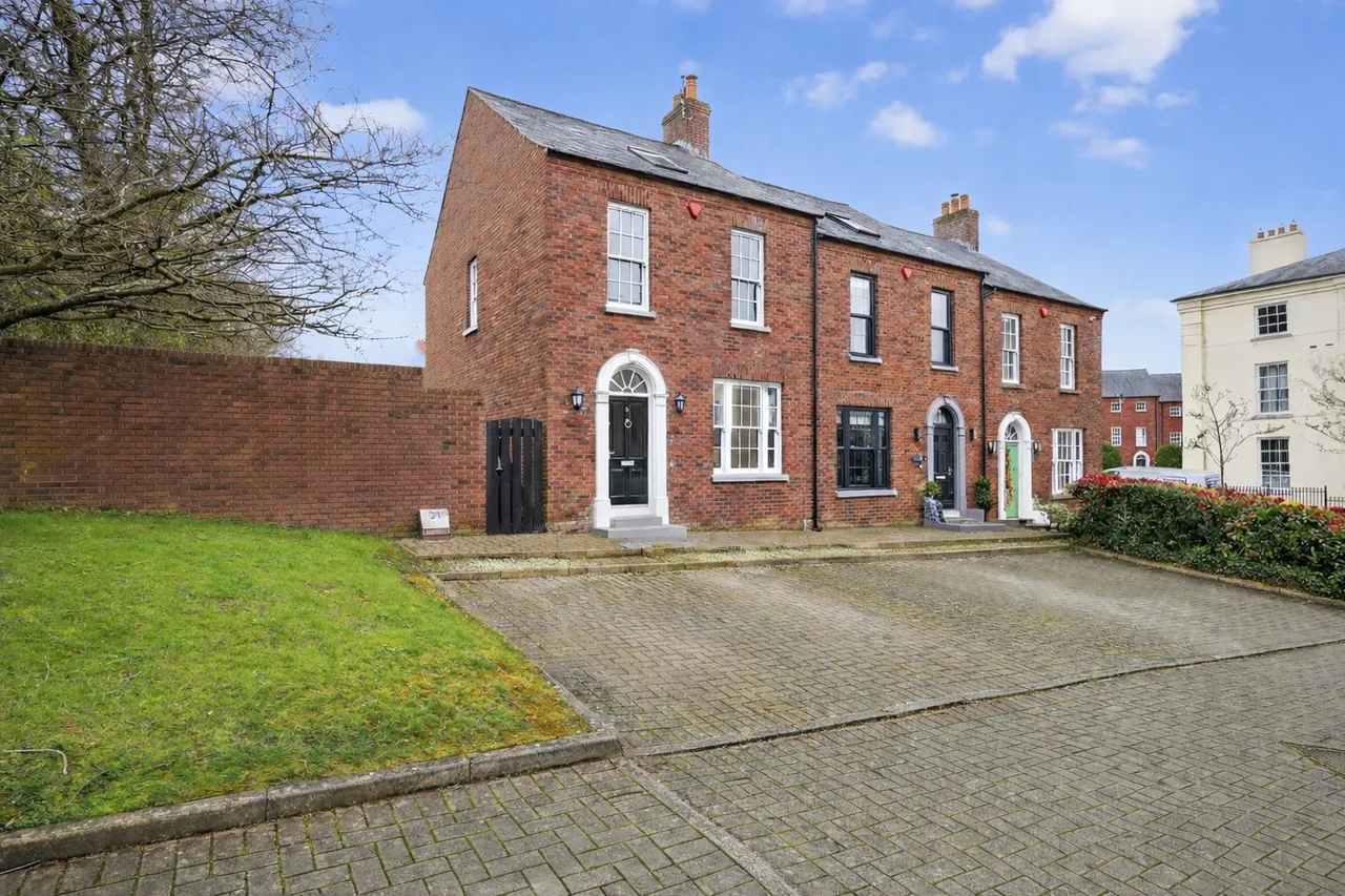 4 bed house for sale — Kilwarlin Avenue, Hillsborough, BT26