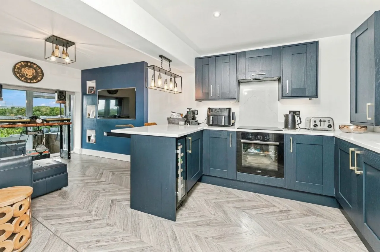 Hunsworth Lane, Cleckheaton, BD19, photo 2