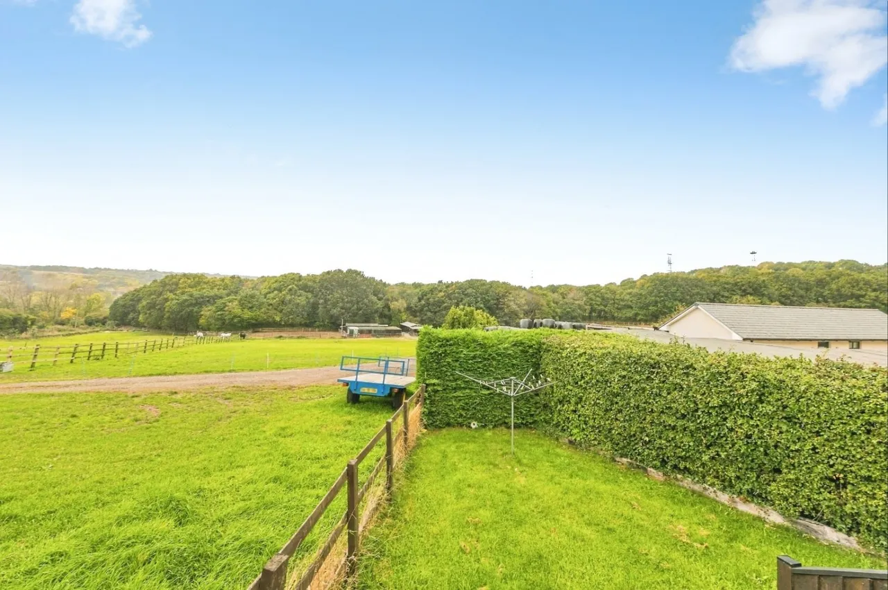 Hunsworth Lane, Cleckheaton, BD19, photo 18