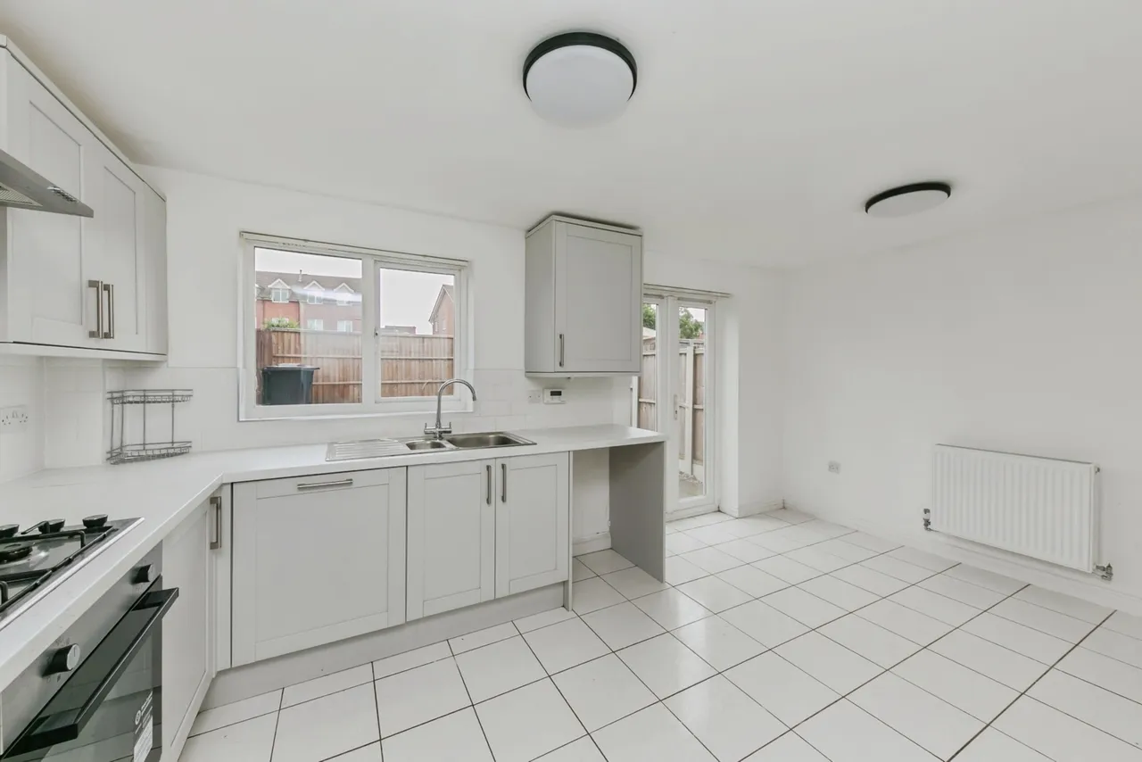 Redwood Drive, Crewe, Cheshire, CW1, photo 2