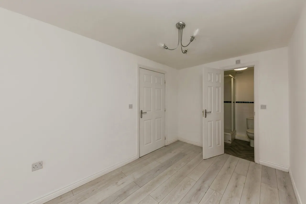 Redwood Drive, Crewe, Cheshire, CW1, photo 8