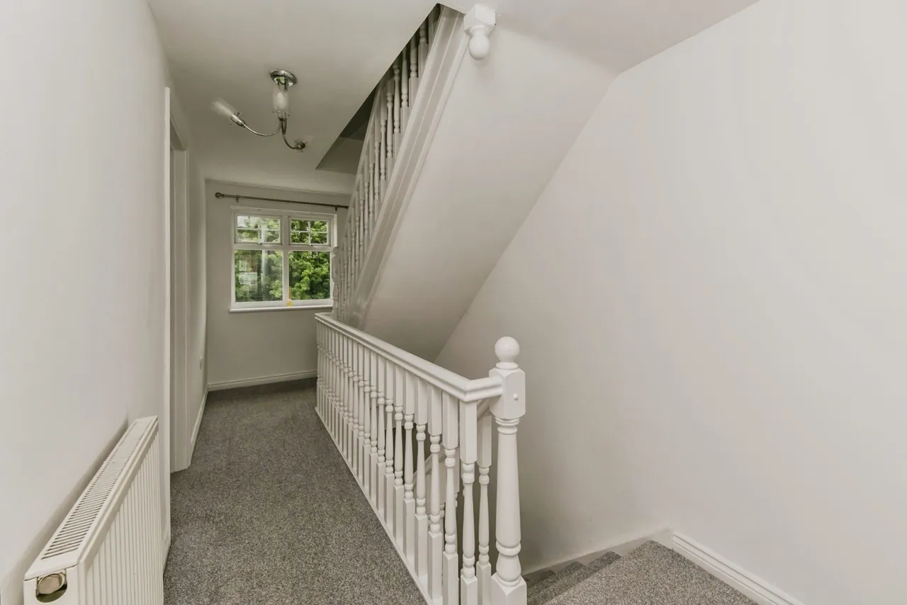 Redwood Drive, Crewe, Cheshire, CW1, photo 10