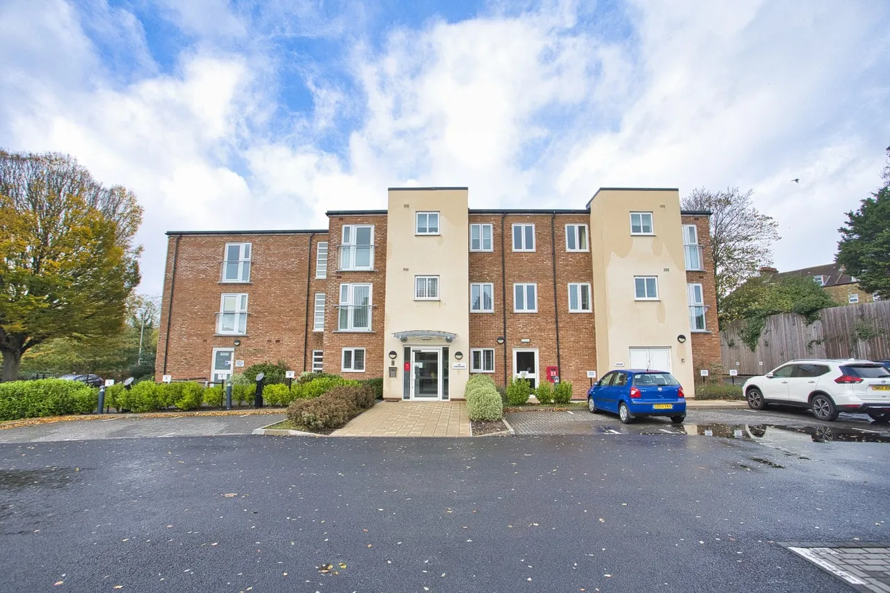 2 bed flat for sale, Charlton Green, Dover, CT16