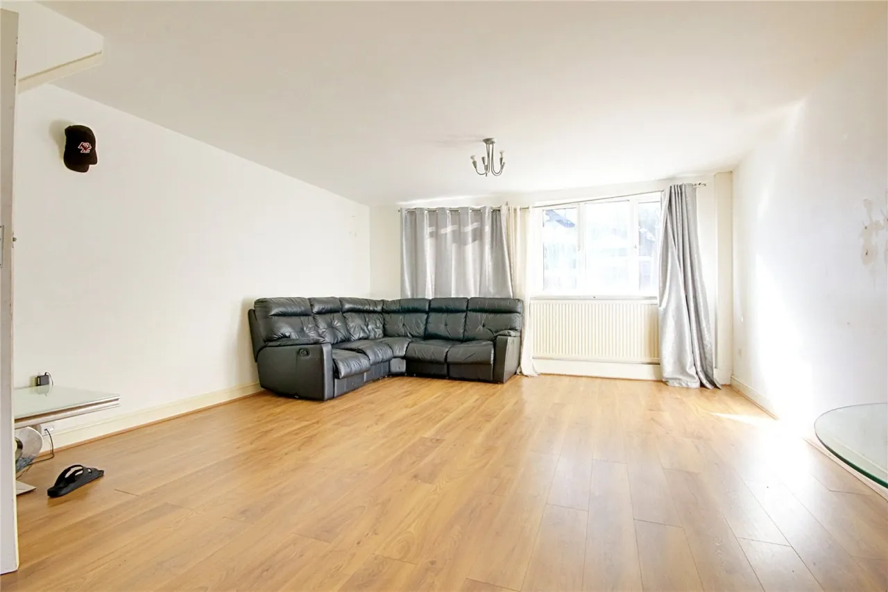 Moorfield Road, photo 5