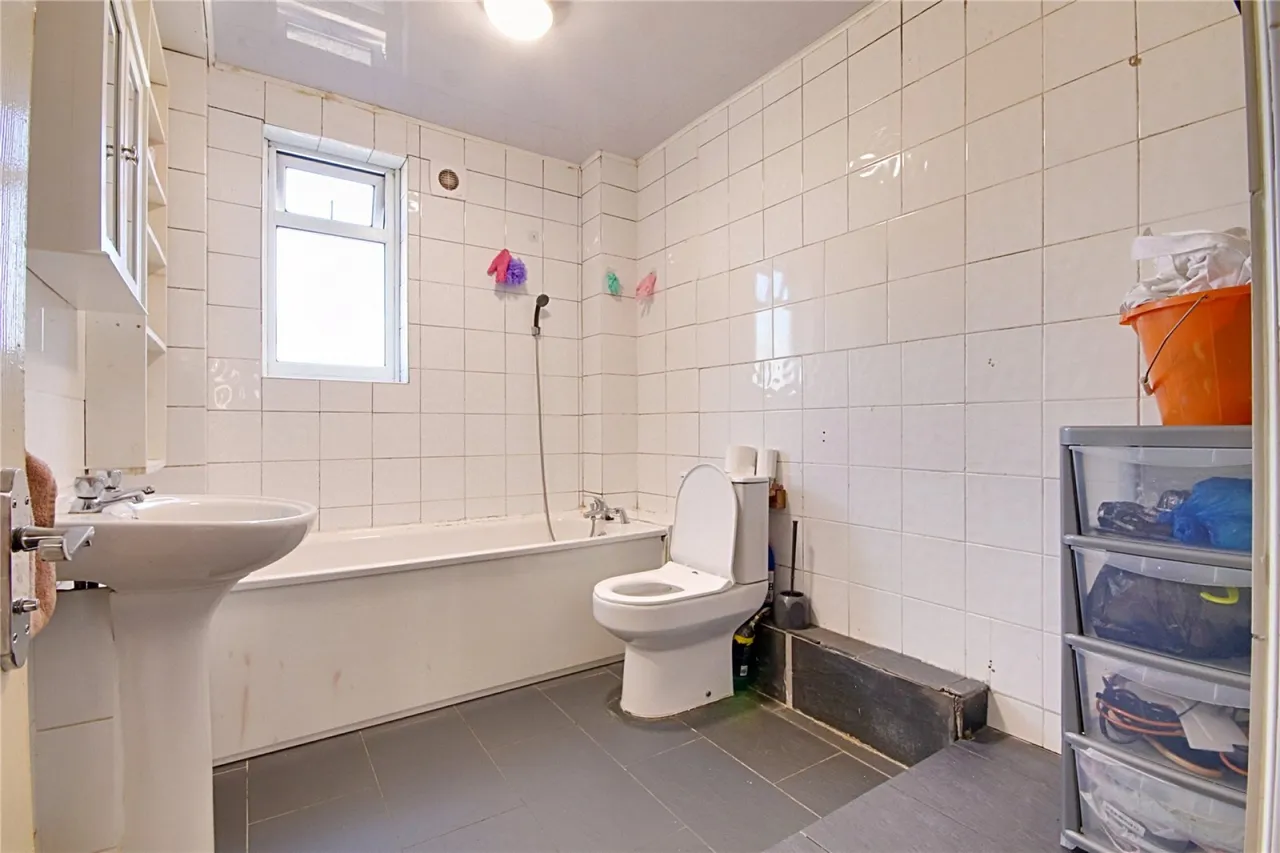 Moorfield Road, photo 10