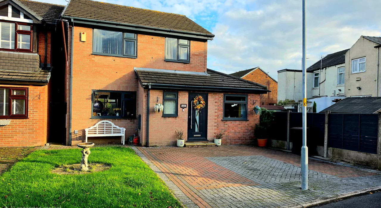 4 bed house for sale, Redwood Drive, Audenshaw, M34