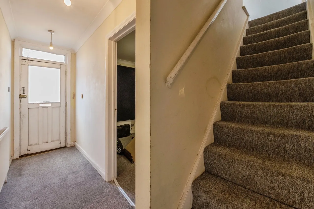 Whitehall Lane, Grays, Essex, RM17, photo 5