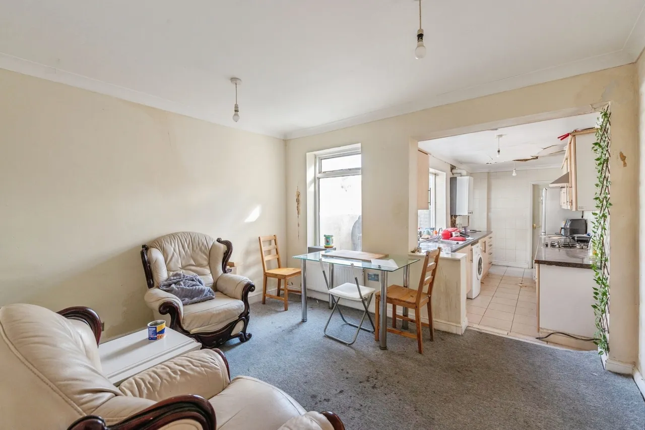 Whitehall Lane, Grays, Essex, RM17, photo 2