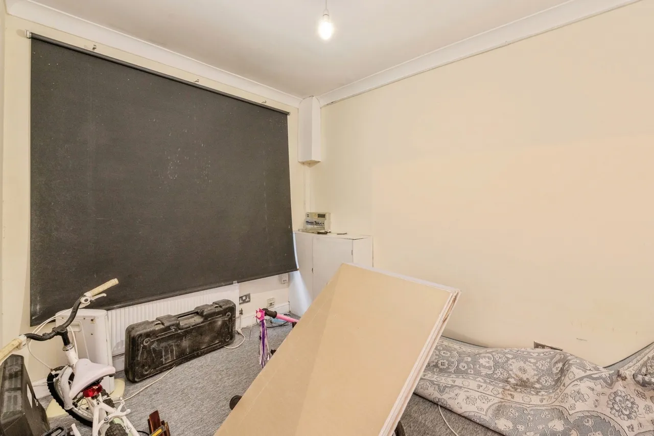 Whitehall Lane, Grays, Essex, RM17, photo 6