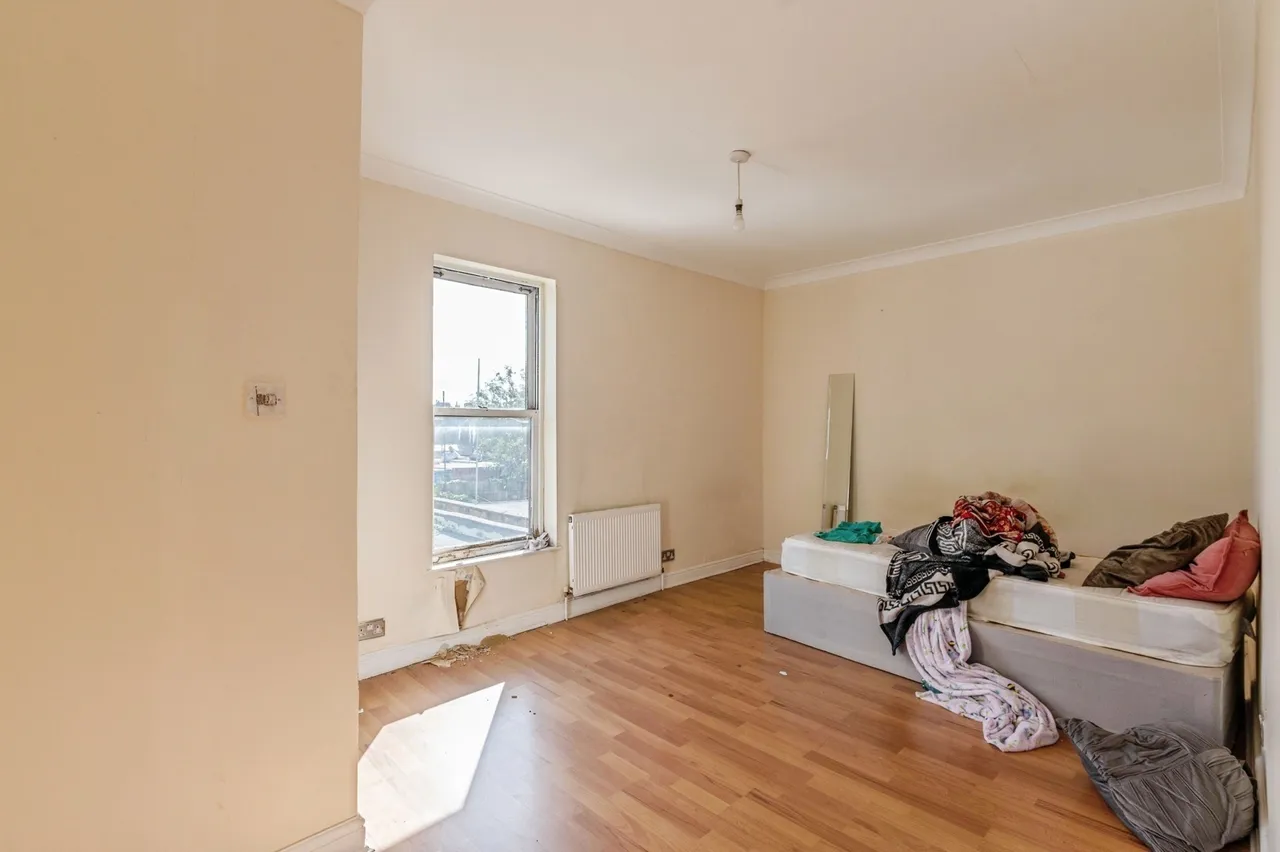 Whitehall Lane, Grays, Essex, RM17, photo 11