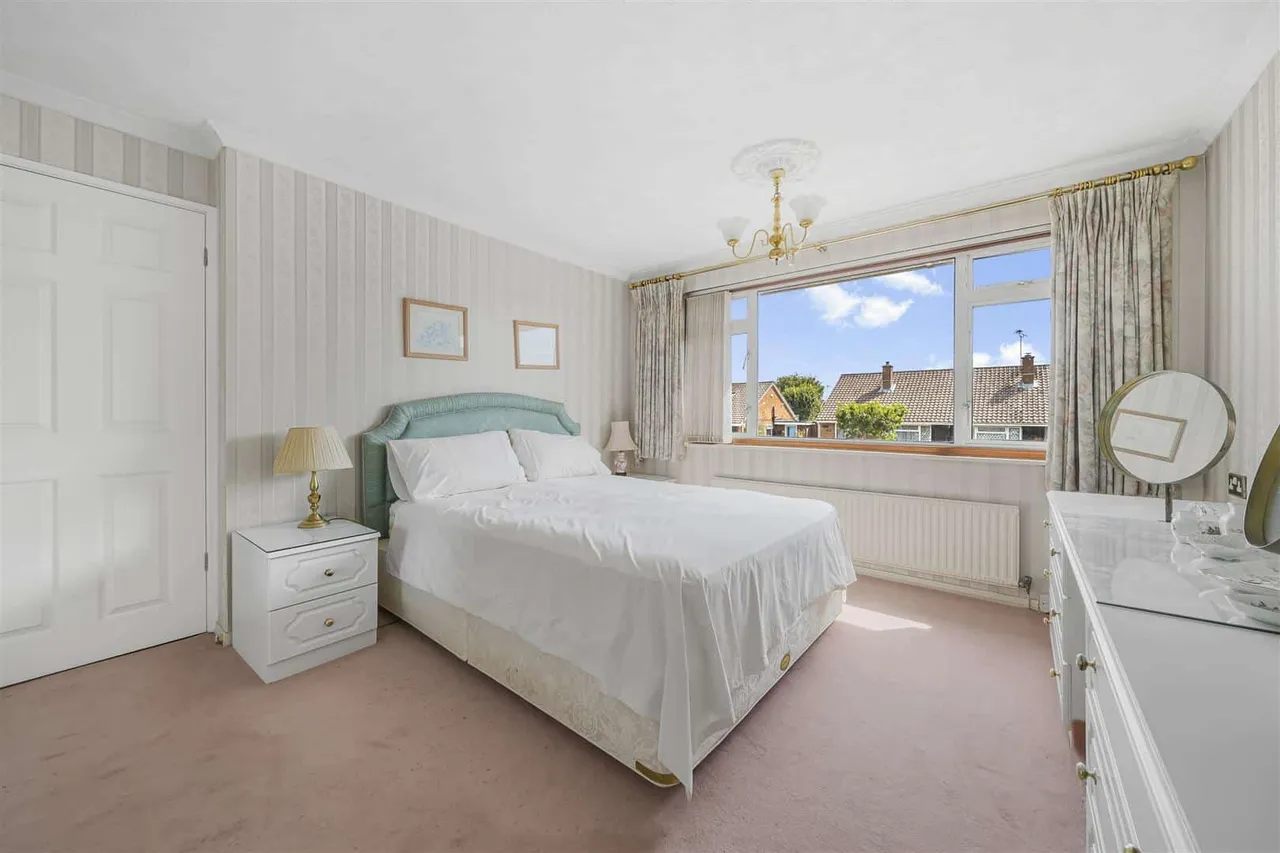 Redford Road, Windsor, SL4 5SS, photo 8