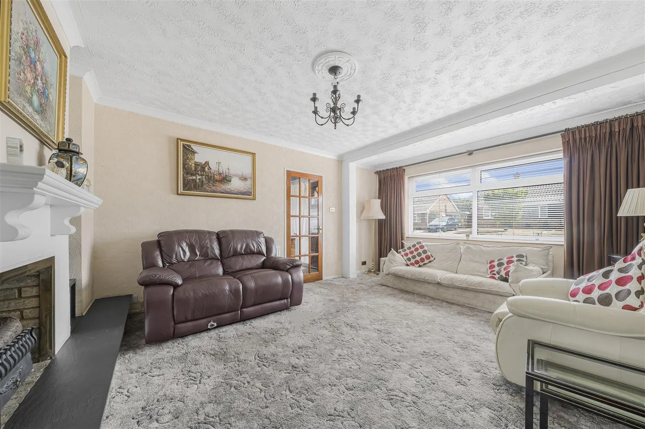Redford Road, Windsor, SL4 5SS, photo 4