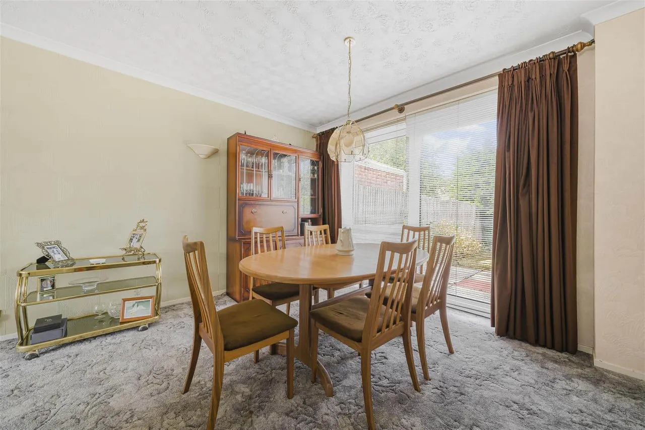 Redford Road, Windsor, SL4 5SS, photo 6