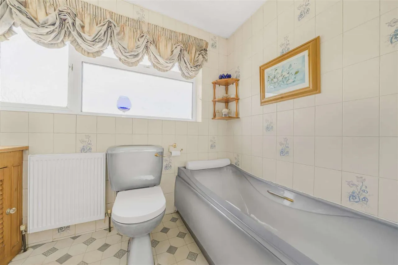 Redford Road, Windsor, SL4 5SS, photo 10
