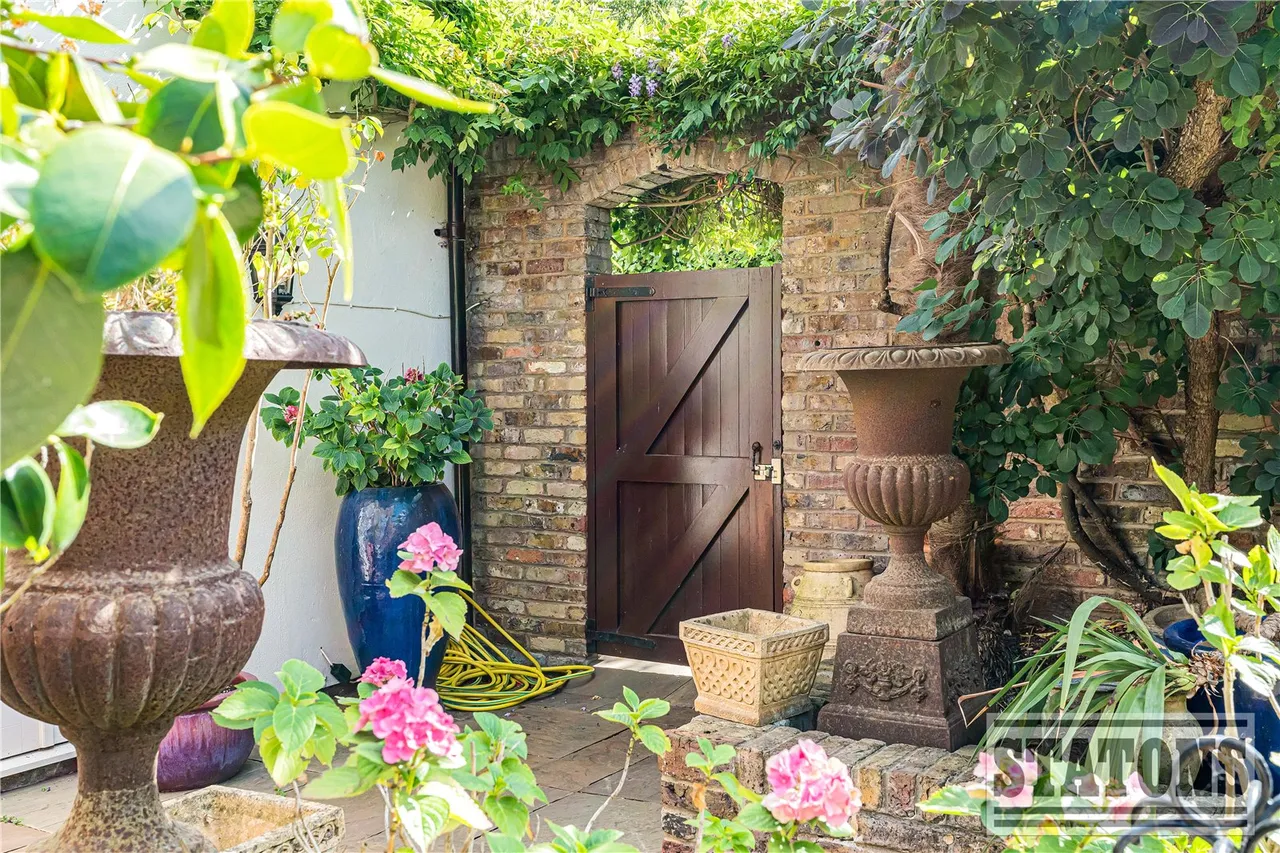 Dury Road, Hadley Green, Hertfordshire, EN5 5PU, photo 26