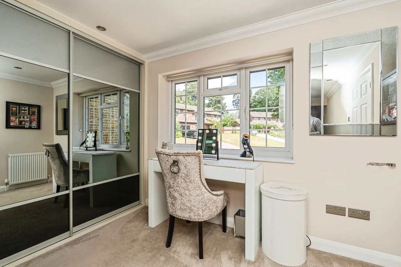 Sutherland Chase, Ascot, SL5, photo 11