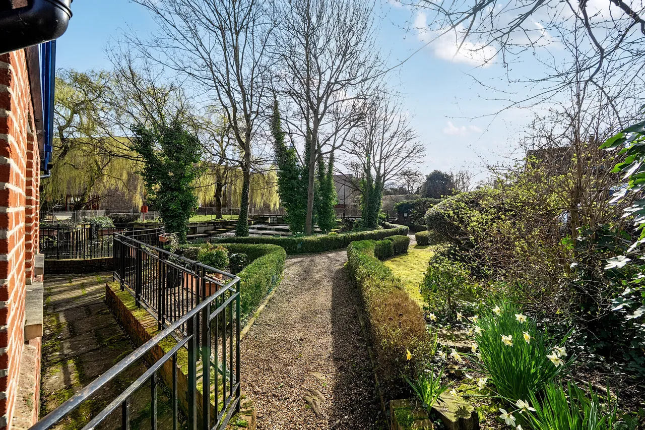 Town Mill Mews, Hertford, SG14, photo 4