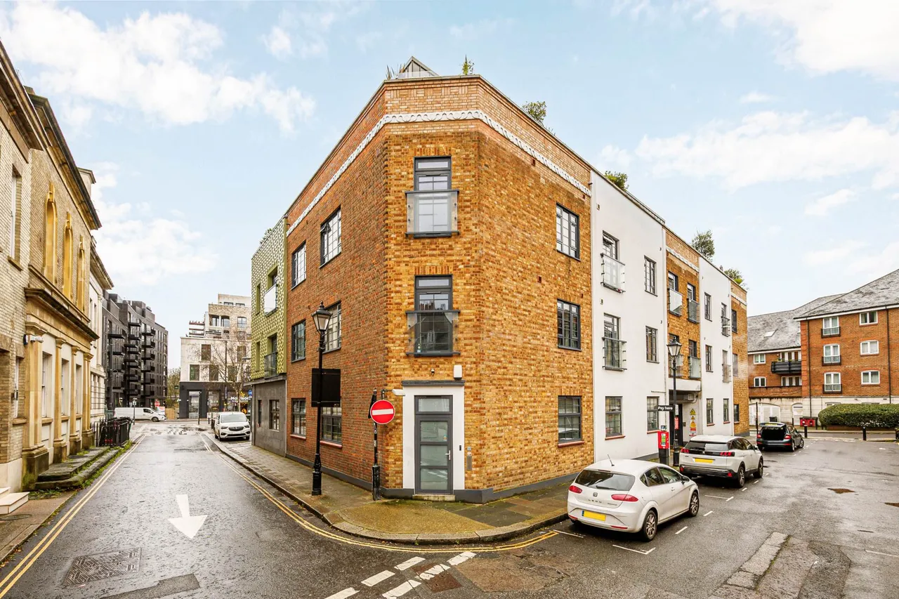 Market Place, TW8, photo 9