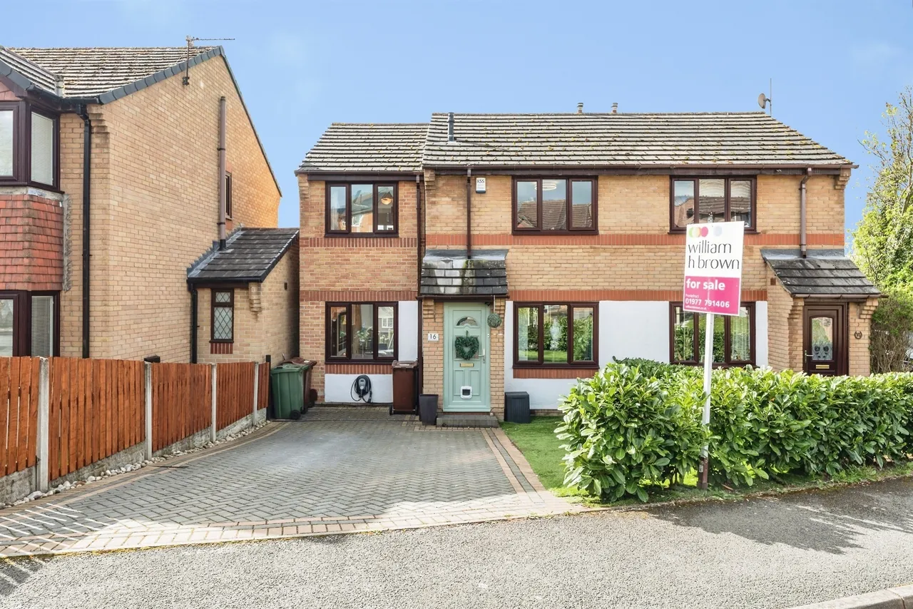 3 bed house for sale — Richmond Road, Upton, Pontefract