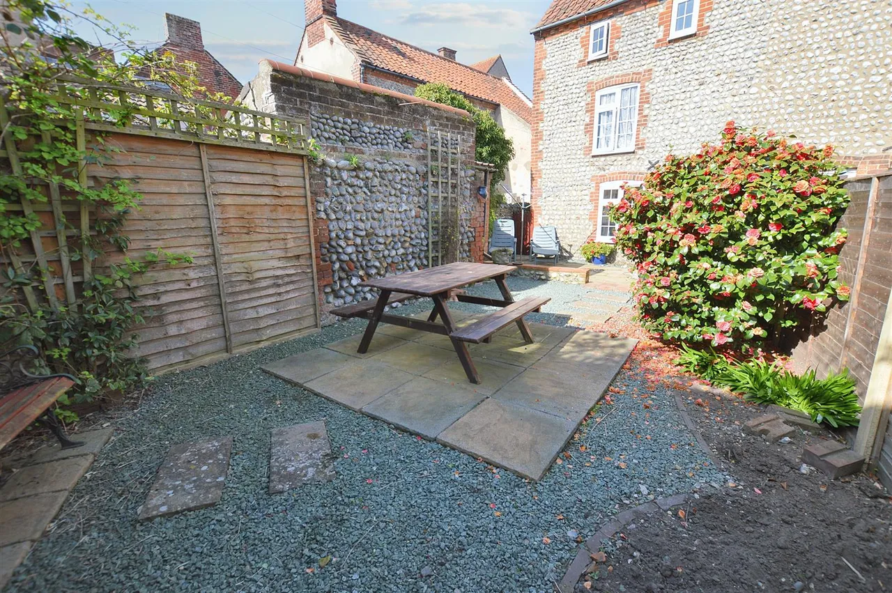 High Street, Sheringham, NR26, photo 17