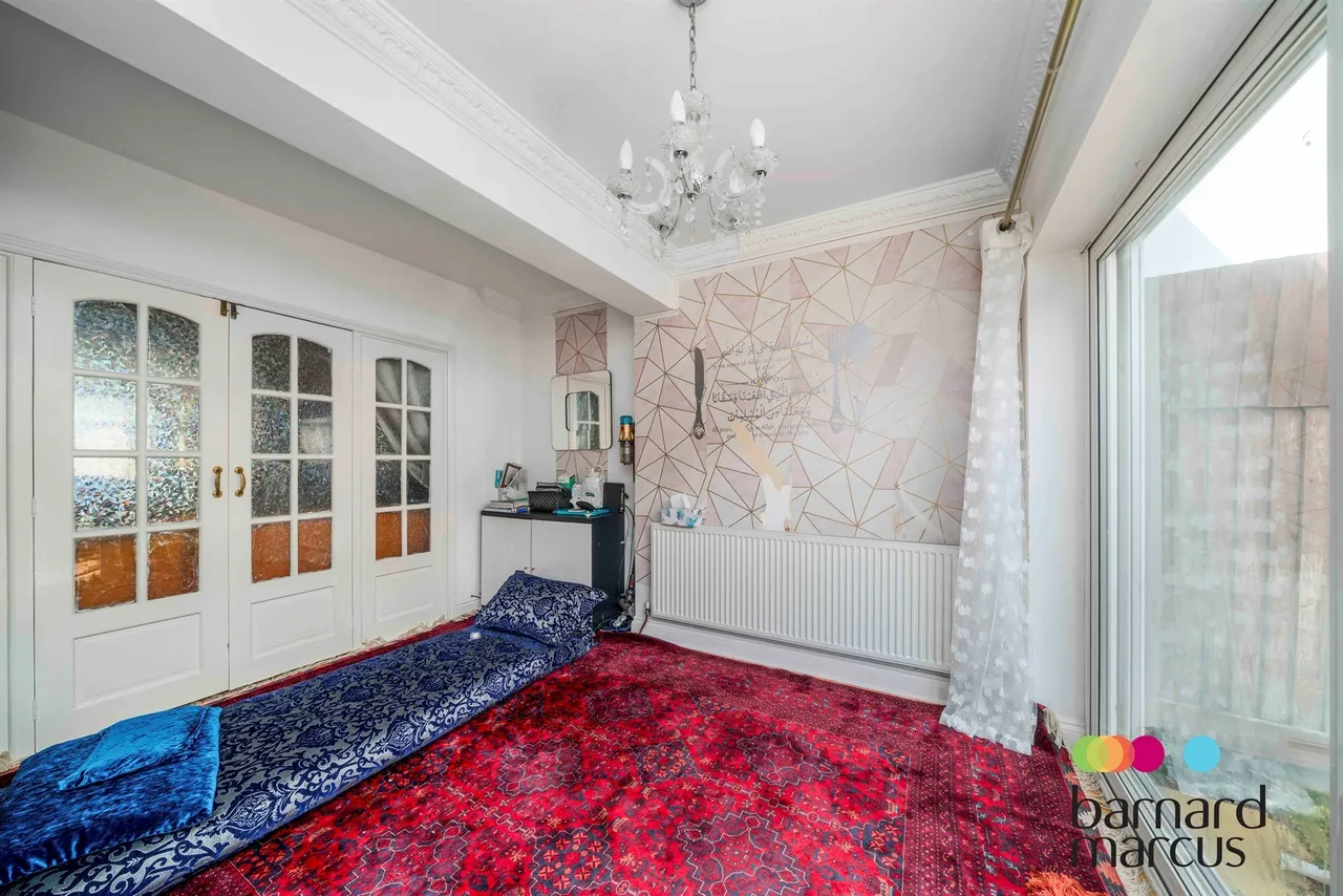 Wentworth Close, London, photo 12