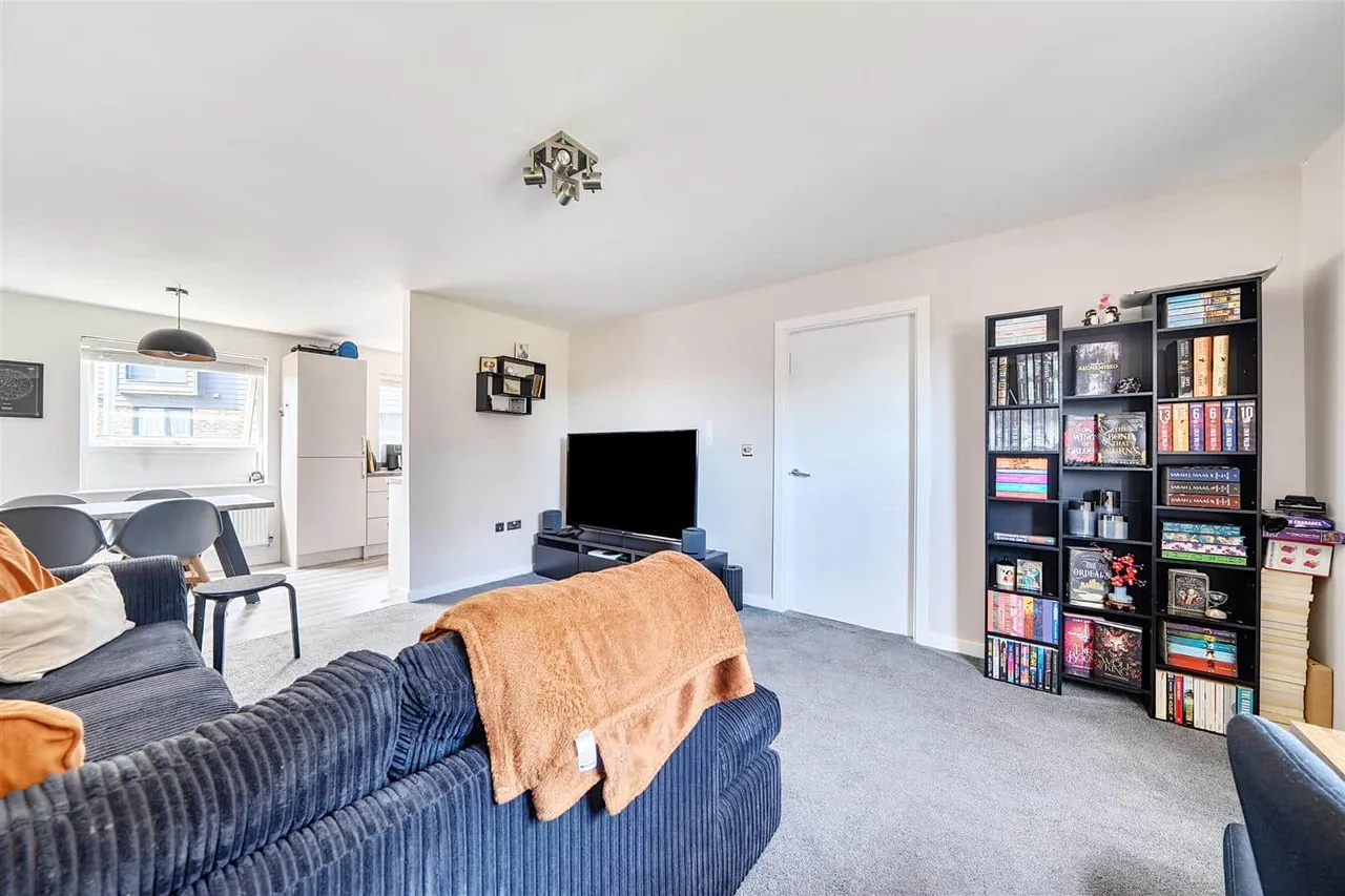 2 Brooke Close, Margate, Kent, CT9 5FQ, photo 6