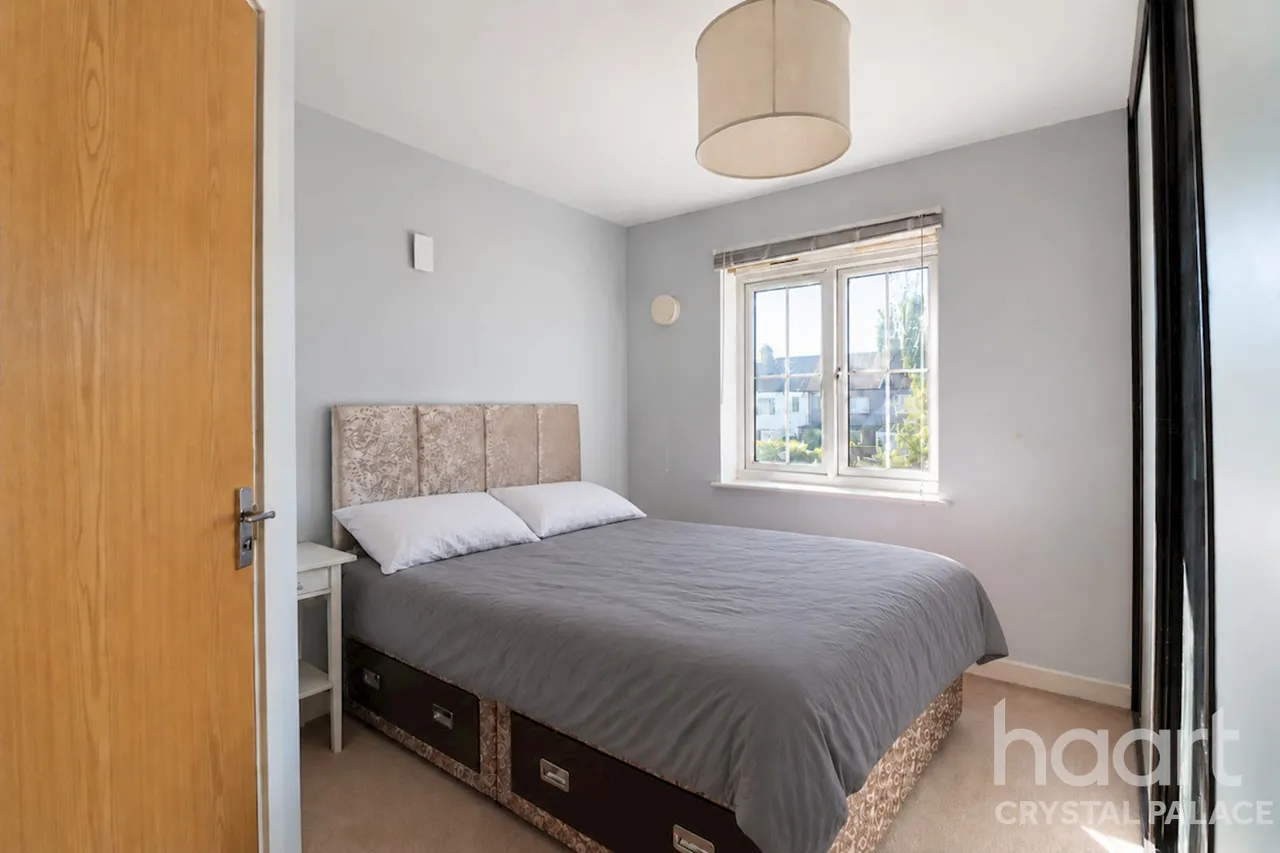 Hemlock Close, London, SW16, photo 2