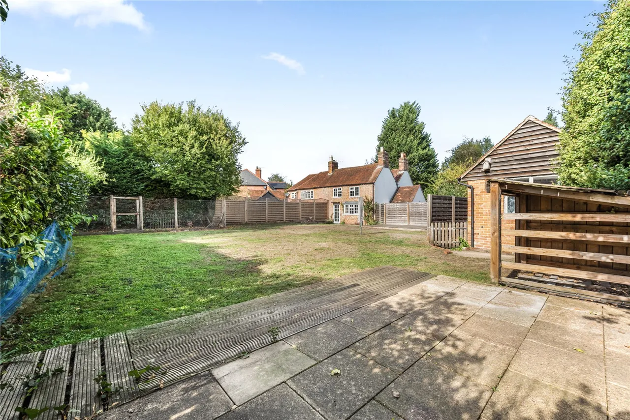 Dawney Hill, Pirbright, GU24, photo 2