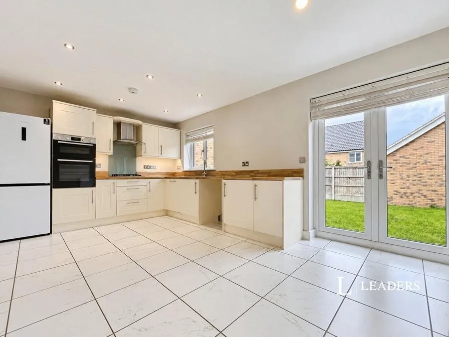 Bobbins Way, Swardeston, NR14, photo 2