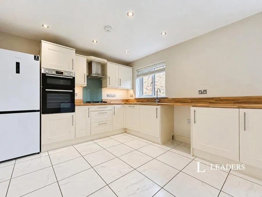 Bobbins Way, Swardeston, NR14, photo 3