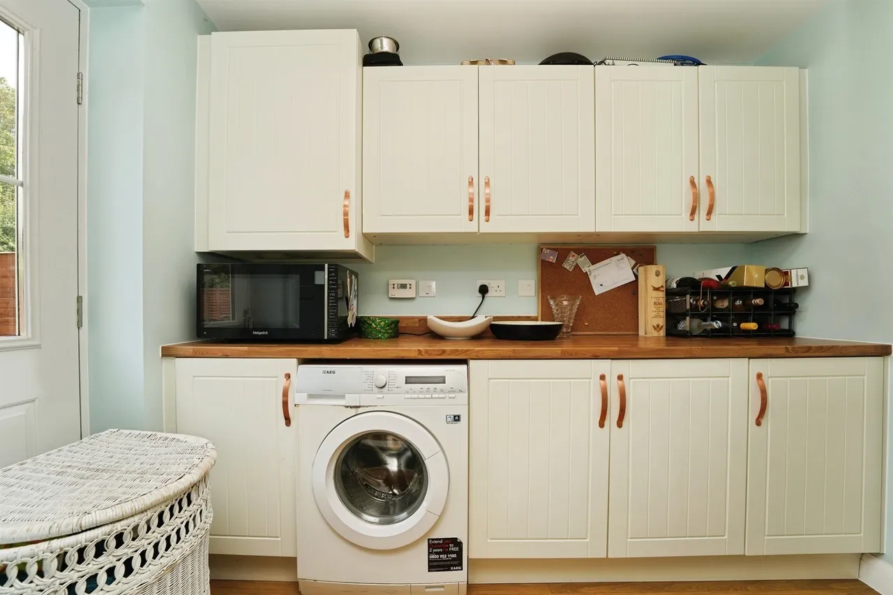 Lysander Crescent, Watchfield, SN6, photo 10