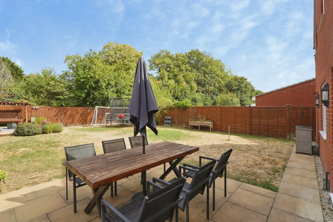 Lysander Crescent, Watchfield, SN6, photo 6