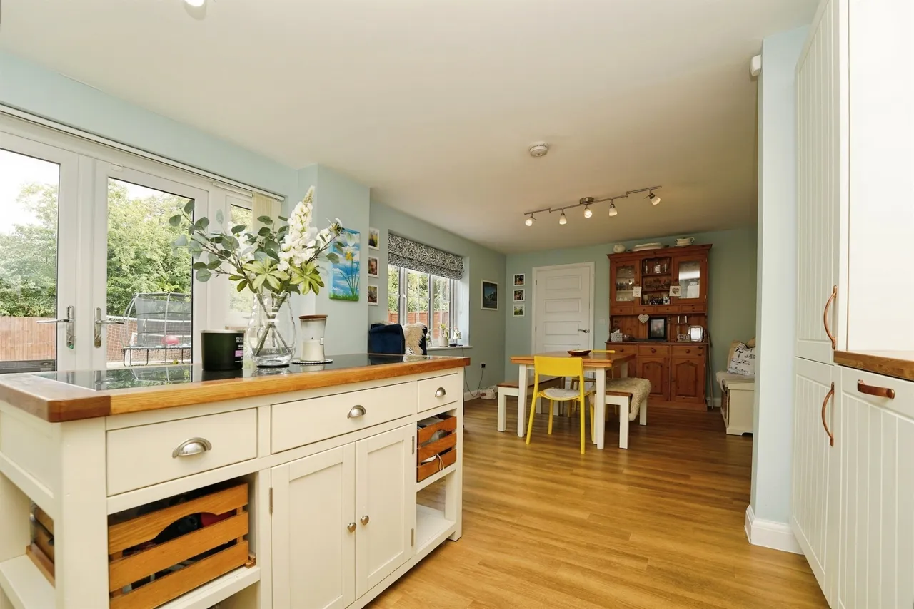 Lysander Crescent, Watchfield, SN6, photo 5
