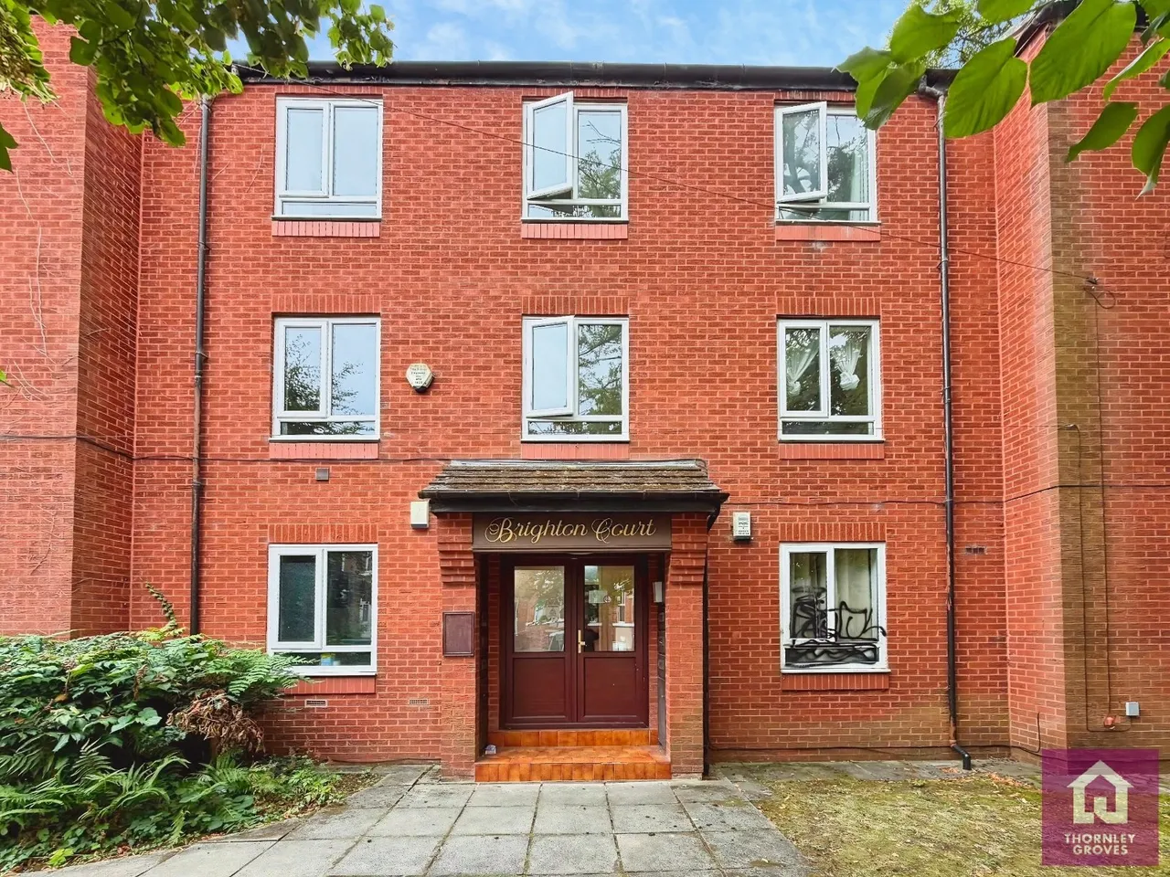 2 bed flat to rent, Brighton Grove, Manchester, M14