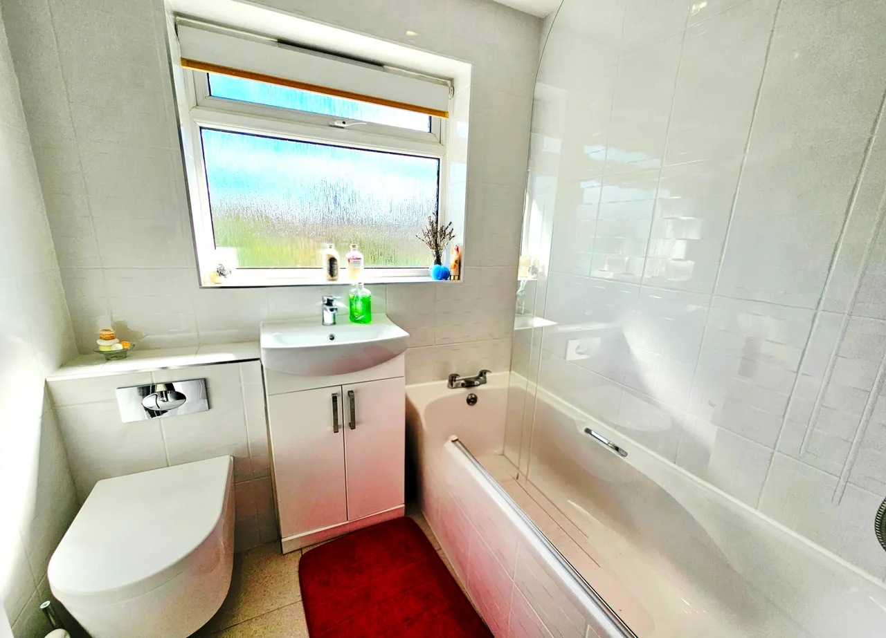 Peregrine View, Droylsden, M43, photo 20