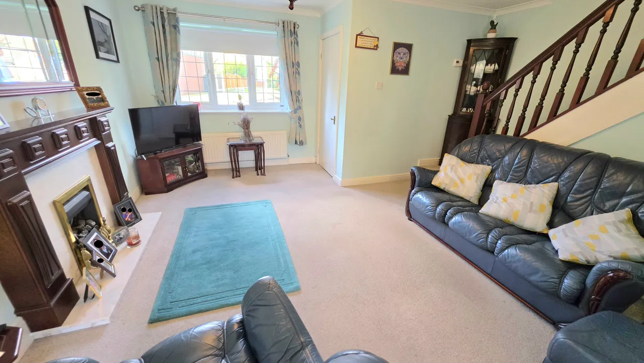 Peregrine View, Droylsden, M43, photo 5