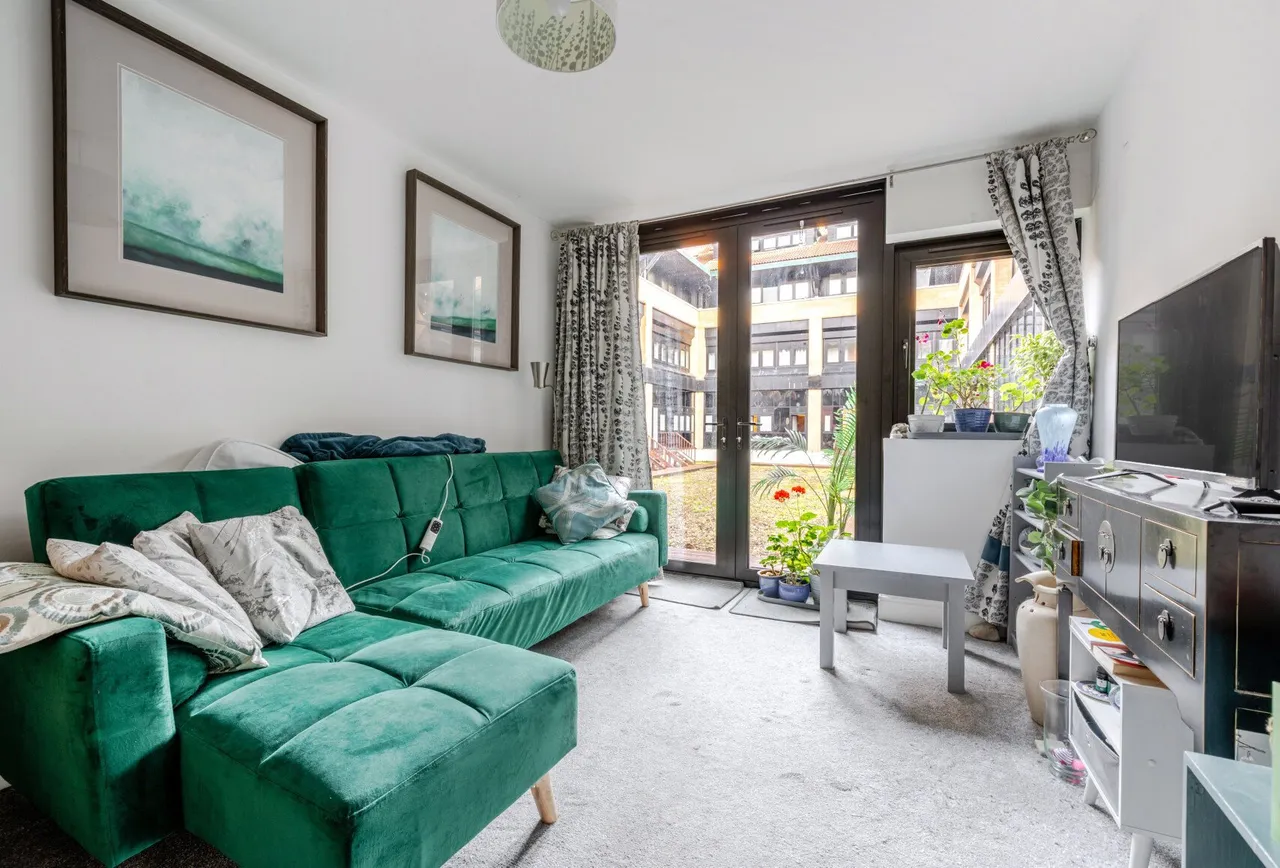 Whitchurch Lane, Bristol, BS14 0TL, photo 2