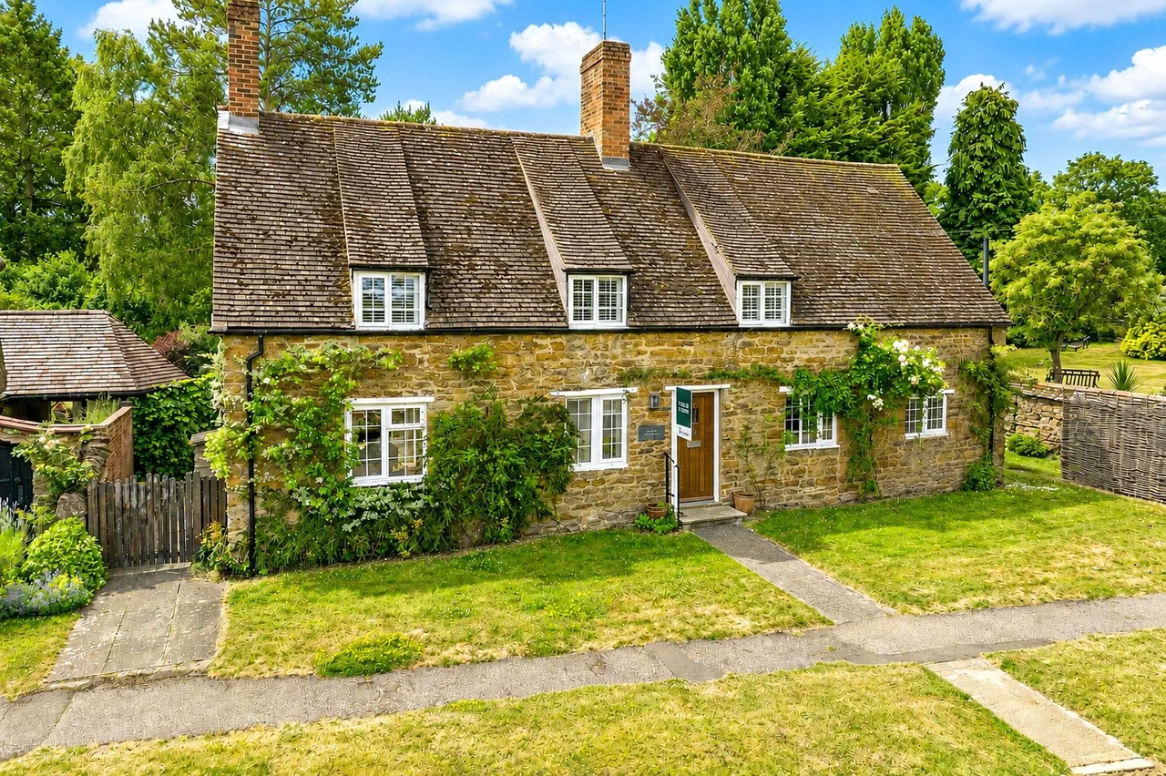 3 bed house for sale, Main Street, Ashby St. Ledgers, CV23